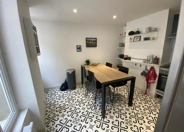 Maisonnette De Charme Avec Cour Privative Haute-ville דירה