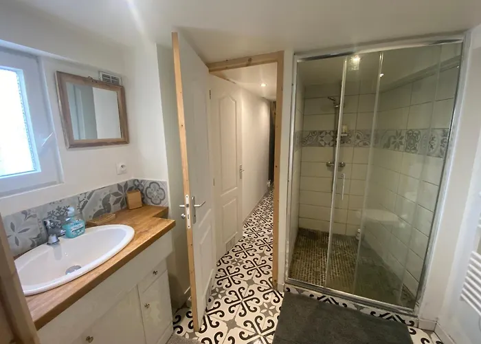 Maisonnette De Charme Avec Cour Privative Haute-ville דירה